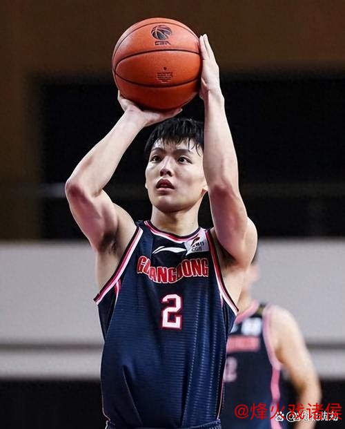 徐杰32+7+9难救主广东负四川 原帅20分山西击败宁波