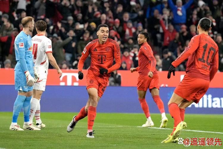 德甲-穆勒破门戈雷茨卡进球 拜仁主场两球完胜