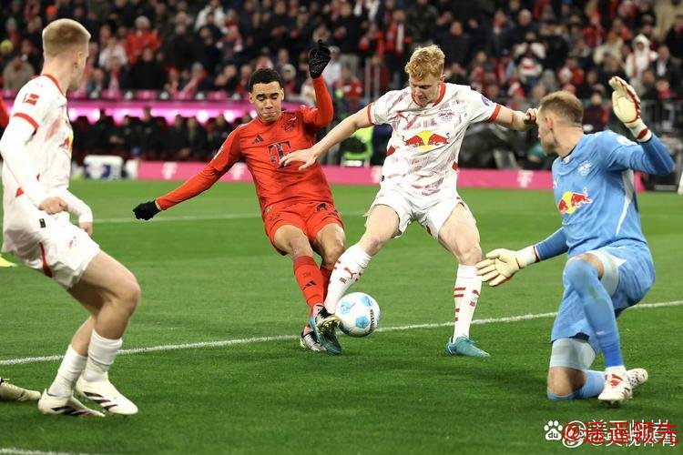 德甲-穆勒破门戈雷茨卡进球 拜仁主场两球完胜