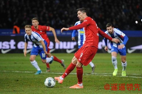 德甲-穆勒莱万齐建功蒂亚戈破荒 拜仁4-0升次席